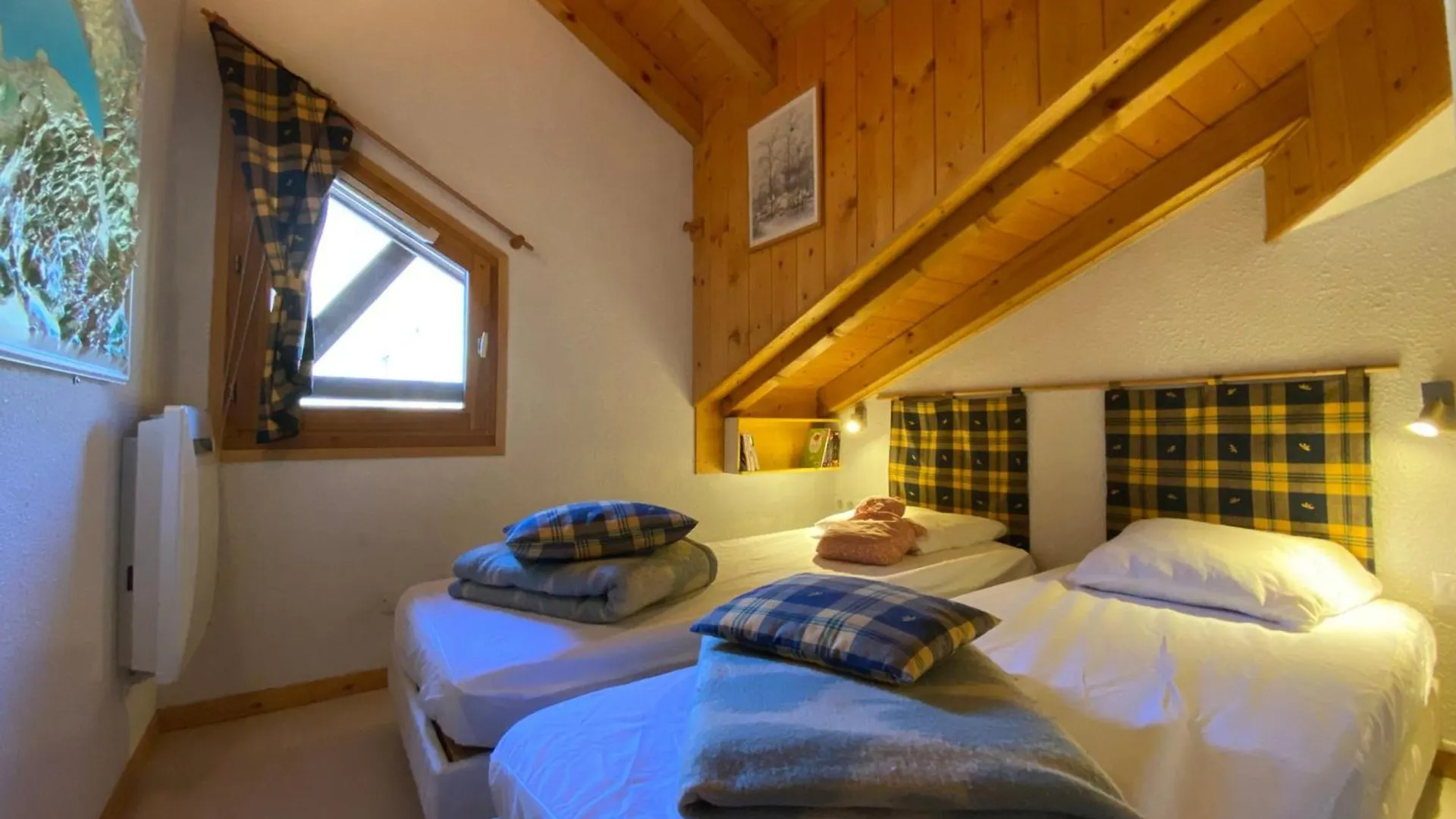 Grand T3 Lumineux Avec Balcon, Parking & Casier Skis En Centre-Ville De Samoens - Fr-1-624-22 0*,