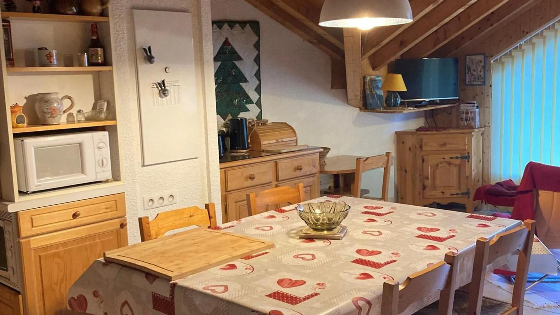 Grand T3 Lumineux Avec Balcon, Parking & Casier Skis En Centre-Ville De Samoens - Fr-1-624-22 France