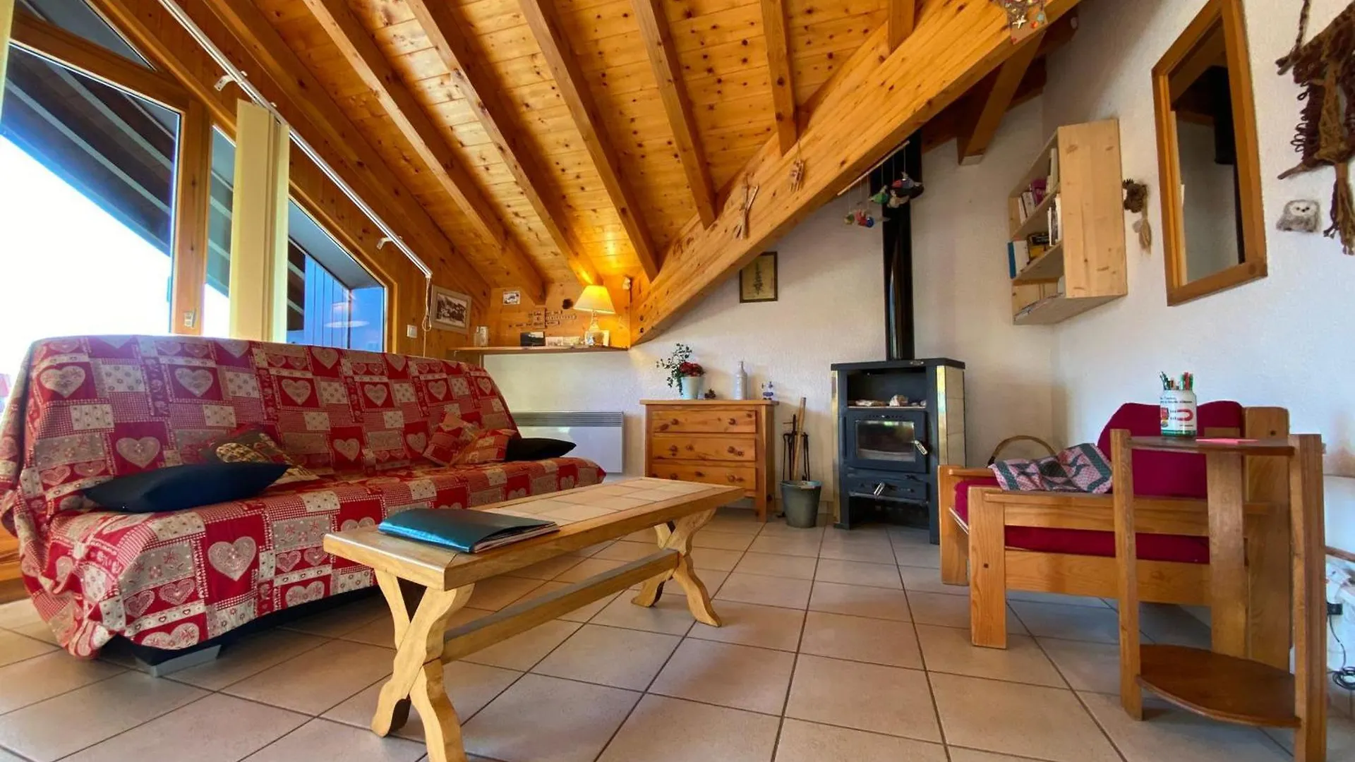 Grand T3 Lumineux Avec Balcon, Parking & Casier Skis En Centre-Ville De Samoens - Fr-1-624-22