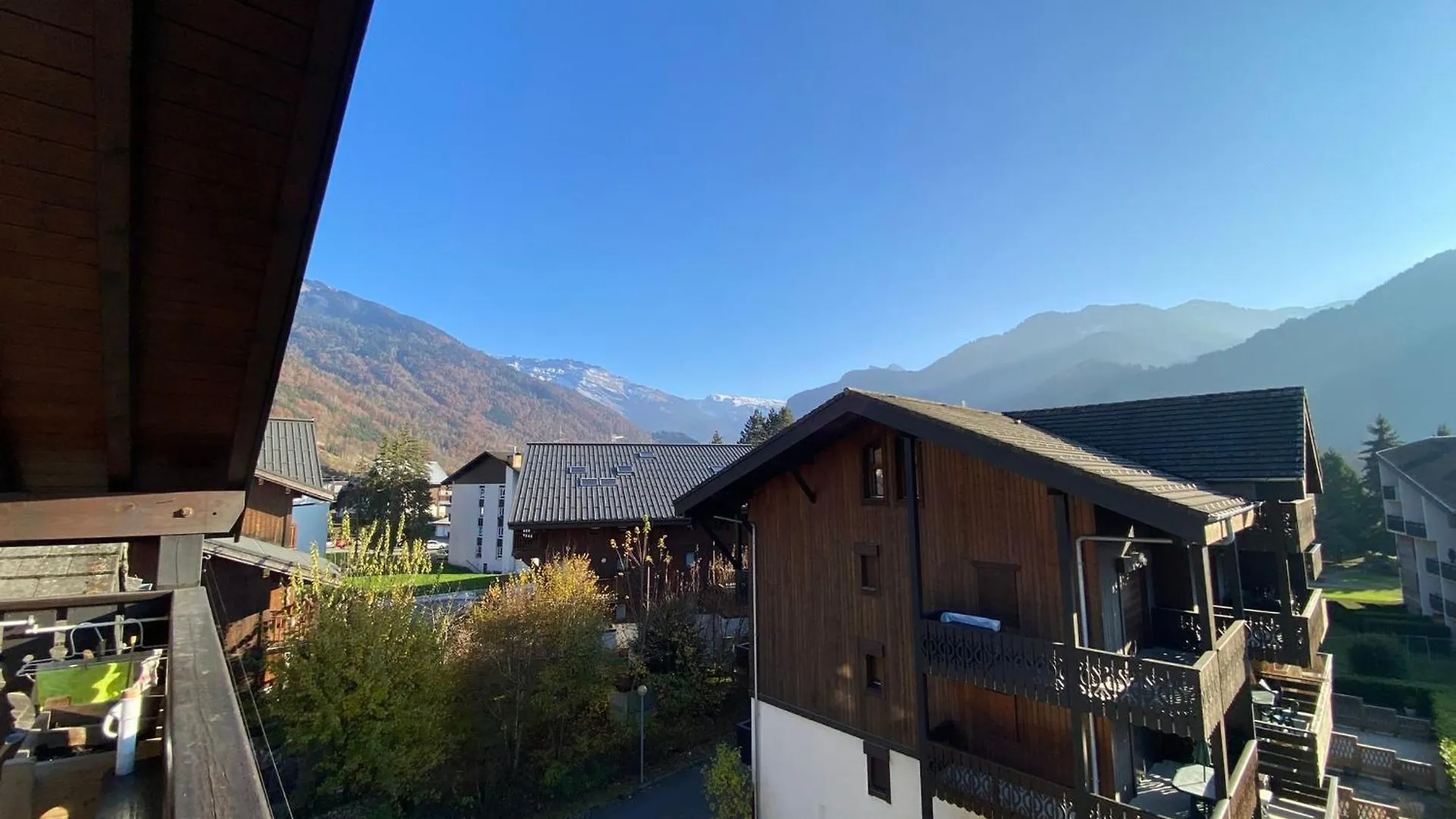 Grand T3 Lumineux Avec Balcon, Parking & Casier Skis En Centre-Ville De Samoens - Fr-1-624-22 France